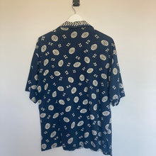 Charger l'image dans la galerie, Chemise vintage à motifs (M) - Turtle Frip