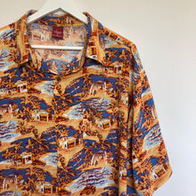 Charger l'image dans la galerie, chemise hawaienne vintage à fleurs ou à motifs homme - magnum