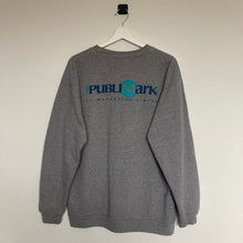 Charger l'image dans la galerie, Sweat léger logo brodé et imprimé au dos (M)