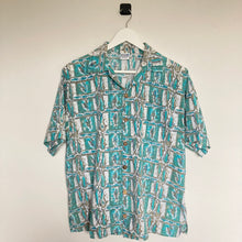 Charger l'image dans la galerie, Véritable et authentique chemise hawaïenne vintage Made in USA pour homme et pour femme - 100% coton couleur bleu clair turquoise