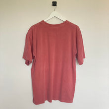 Charger l'image dans la galerie, Tee-shirt vintage à imprimé style délavé (M/L)