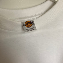 Charger l'image dans la galerie, Tee-shirt vintage blanc Hard Rock Café Madrid (M/L)