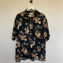 Charger l'image dans la galerie, chemise hawaienne vintage à fleurs ou à motifs homme - magnum