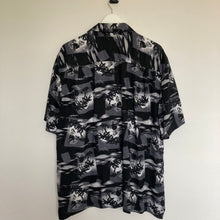 Charger l'image dans la galerie, Chemise hawaïenne 100% rayon (XL)