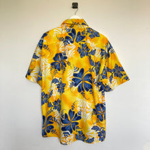Charger l'image dans la galerie, chemise hawaienne vintage à fleurs ou à motifs homme - magnum