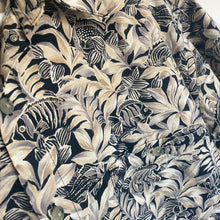 Charger l'image dans la galerie, Chemise hawaïenne à fleurs (L) - Turtle Frip