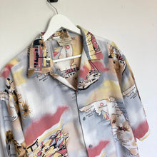 Charger l'image dans la galerie, Chemise hawaienne vintage pastel (M/L)