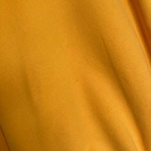 Charger l'image dans la galerie, Sweat vintage homme jaune Made in Haiti