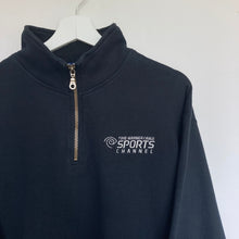 Charger l'image dans la galerie, Sweat vintage noir col à zip 1/4 logo entreprise brodé - unisexe coupe oversize