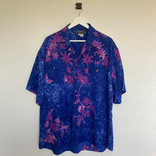 Charger l'image dans la galerie, chemise hawaienne vintage à fleurs ou à motifs homme - magnum