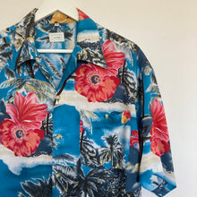 Charger l'image dans la galerie, chemise hawaienne vintage à fleurs ou à motifs homme - magnum