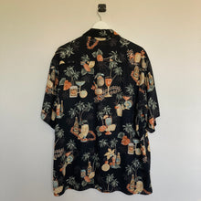 Charger l'image dans la galerie, chemise hawaienne vintage à fleurs ou à motifs homme - magnum