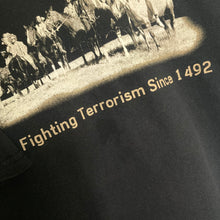 Charger l'image dans la galerie, Tee-shirt vintage noir à imprimé (XL, M/L oversize)