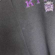 Charger l'image dans la galerie, Sweat vintage 90’s Sacramento Kings NBA (L)