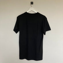 Charger l'image dans la galerie, Tee-shirt vintage noir Hard Rock Café Banff made in Canada (S)