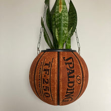 Charger l'image dans la galerie, pot-de-fleurs-ballon-de-basket-basketball-planter