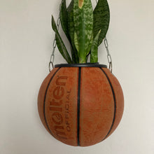Charger l'image dans la galerie, pot-de-fleurs-ballon-de-basket-vase-basketball-planter