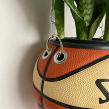 Charger l'image dans la galerie, pot-de-fleurs-ballon-de-basket-vase-basketball-planter-spalding