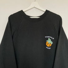 Charger l'image dans la galerie, sweat-turtle-frip-vintage-noir
