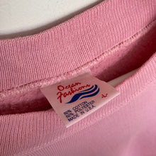Charger l'image dans la galerie, sweat-vintage-homme-rose-90s