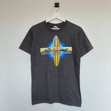 Charger l'image dans la galerie, t-shirt-gris-homme-vintage-imprime-hawaii-surfeur
