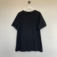 Charger l'image dans la galerie, t-shirt-noir-homme-vintage-imprime-blanc-menorca