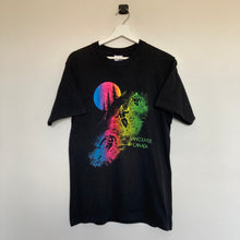 Charger l'image dans la galerie, t-shirt-noir-homme-vintage-imprime-moutain-ski-snow-multicolore