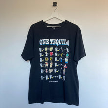 Charger l'image dans la galerie, t-shirt-noir-vintage-a-motif-tequila