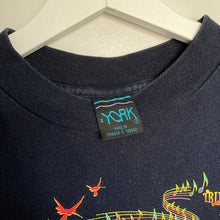 Charger l'image dans la galerie, t-shirt-noir-vintage-homme-imprime-graphique-multicolore