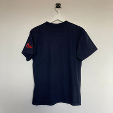 Charger l'image dans la galerie, t-shirt-noir-vintage-homme-imprime-graphique-multicolore