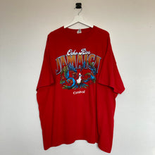 Charger l'image dans la galerie, t-shirt-rouge-homme-vintage-imprime-animal-jamaica-exotique-perroquet