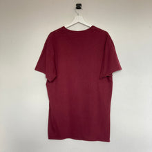 Charger l'image dans la galerie, t-shirt-vintage-homme-bordeaux-a-imprime-motif-california