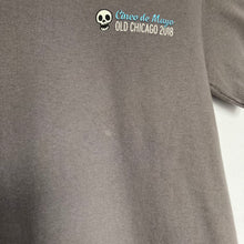 Charger l'image dans la galerie, t-shirt-vintage-homme-gris-a-imprime-motif-cinco-de-mayo