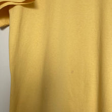 Charger l'image dans la galerie, t-shirt-vintage-homme-jaune-pastel-a-imprime-motif