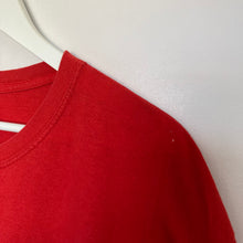 Charger l'image dans la galerie, t-shirt-vintage-homme-rouge-a-imprime
