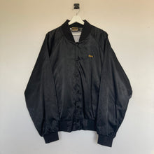 Charger l'image dans la galerie,      veste-vintage-americaine-homme-noire-satin-nylon-usa