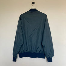 Charger l'image dans la galerie,     veste-vintage-bleue-homme-satin-nylon-usa-americaine