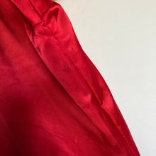 Charger l'image dans la galerie, veste-vintage-rouge-imprime-au-dos-made-in-usa