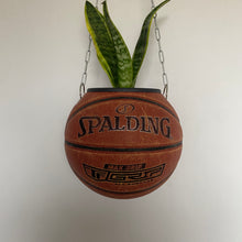 Charger l&#39;image dans la galerie, ballon-de-basket-spalding-nba-deco-basketball-decoration-pot-de-fleurs-2
