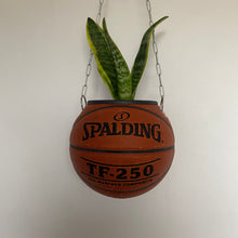 Charger l&#39;image dans la galerie, ballon-de-basket-spalding-nba-deco-basketball-decoration-pot-de-fleurs-5
