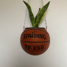 Charger l&#39;image dans la galerie, ballon-de-basket-spalding-nba-deco-basketball-decoration-pot-de-fleurs-5
