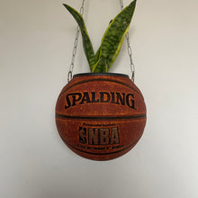 Charger l&#39;image dans la galerie, ballon-de-basket-spalding-nba-deco-basketball-decoration-pot-de-fleurs
