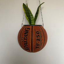 Charger l&#39;image dans la galerie, ballon-de-basket-spalding-nba-deco-basketball-decoration-pot-de-fleurs-6
