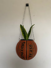 Charger l&#39;image dans la galerie, ballon-de-basket-spalding-nba-deco-basketball-decoration-pot-de-fleurs-6
