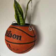 Charger l&#39;image dans la galerie, ballon-de-basket-wilson-nba-deco-basketball-decoration-pot-de-fleurs
