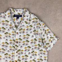 Charger l'image dans la galerie, chemise-a-fleurs-homme-blanche-unisexe
