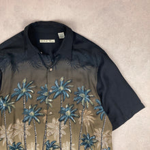 Charger l'image dans la galerie, chemise-a-fleurs-vintage-homme-noire-et-marron
