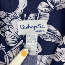 Charger l'image dans la galerie, chemise-aloha-a-fleurs-vintage-bleue-marine-en-coton-made-in-hawaii-homme
