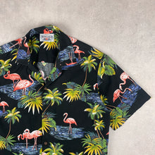 Charger l&#39;image dans la galerie, chemise-aloha-made-in-hawaii-pacific-legend-noire-perroquet
