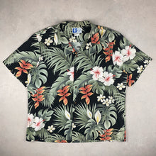 Charger l&#39;image dans la galerie, chemise-aloha-made-in-hawaii-rjc-motifs-fleurs-et-hibiscus
